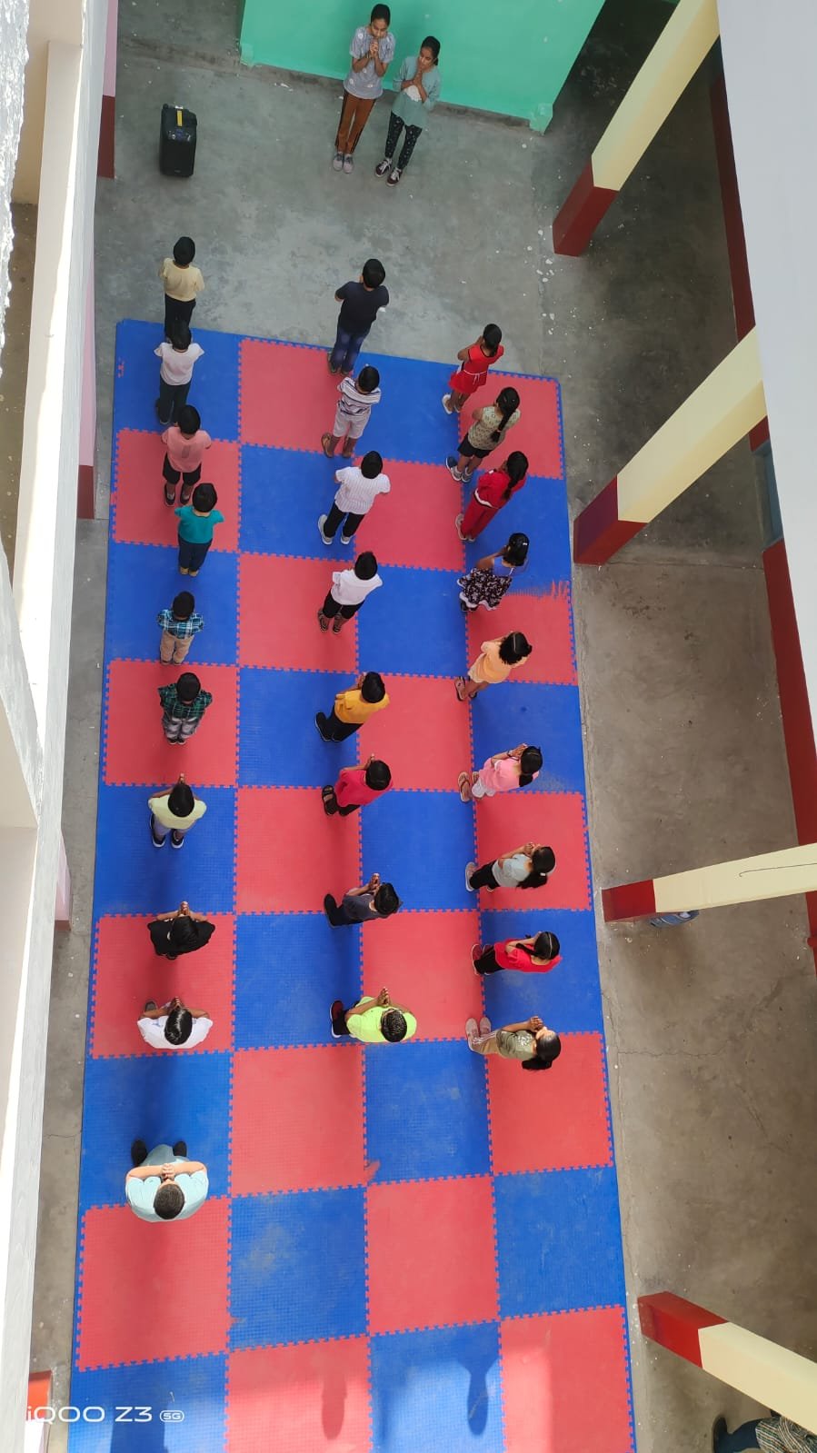 MadWin Defence Academy live teaching session for competitive exam coaching in Sirsa